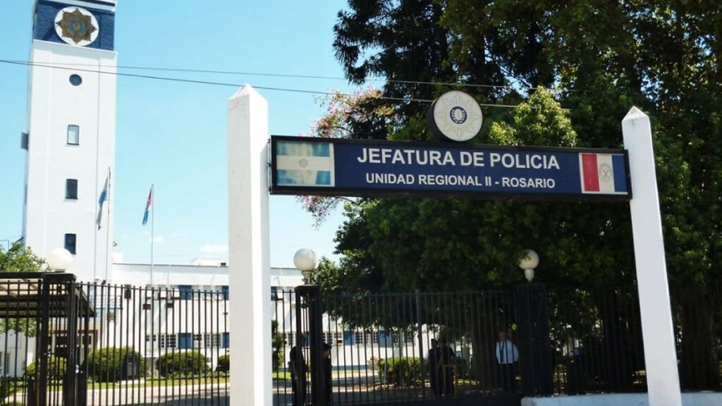 Corrupción en la Policía de Santa Fe: allanamientos, detenidos, jefes desplazados y Jefatura Rosario intervenida