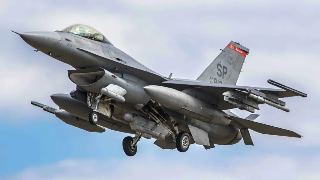 Lockheed-Martin-F-16-Fighting-Falcon-22