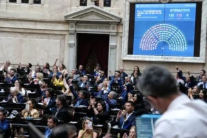 El oficialismo blindó el DNU 70: la oposición quedó a ocho diputados del quórum y no pudo tocar el corazón desregulador de Milei