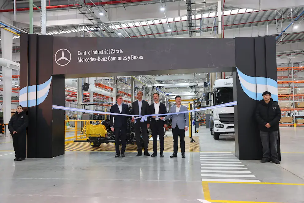 Mercedes Benz abre una planta industrial de buses y camiones en Zárate que empleará 2.500 personas