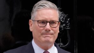 Se cayó el experimento laborista: Keir Starmer renunció como primer ministro británico