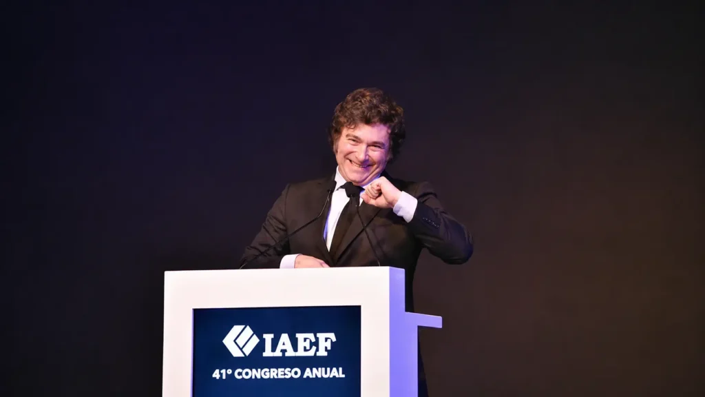 Milei en IAEF : “El monstruo K no nos asusta más” y «Se vienen los mejores años de la economía argentina en 120 años»