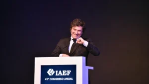 Milei en IAEF : “El monstruo K no nos asusta más” y «Se vienen los mejores años de la economía argentina en 120 años»