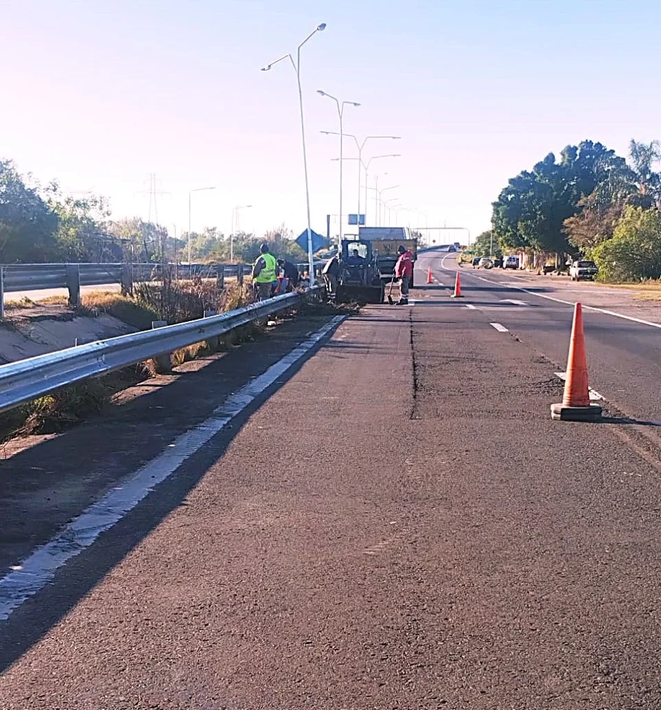 Vialidad Nacional realiza trabajos de mantenimiento sobre la Autovía Santa Fe-Paraná de la Ruta Nacional 168