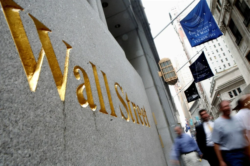 Wall Street le guiña a Milei: acciones argentinas volaron y el riesgo país tocó piso de ocho años