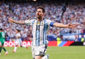 Argentina goleó 3-0 a Argelia con un hat-trick histórico de Messi, que ya está por encima de toda leyenda