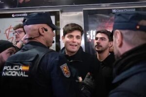 La izquierda española de Sánchez quiso detener a un periodista por criticar al gobierno
