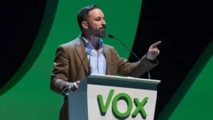 Revés para Sánchez: colegios valencianos eliminan el menú halal tras la presión de VOX