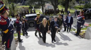 Milei invocó a San Martín y plantó bandera: “Con Malvinas no puede haber grieta”