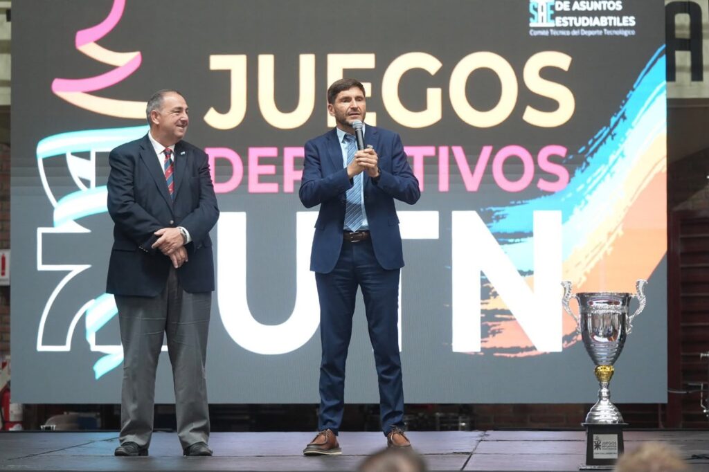 La municipalidad de Santa Fe, el gobierno provincial y la UTN financiaron hospedaje y traslados a 2000 estudiantes: las cuentas públicas todavía no aparecen
