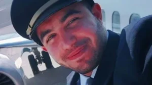 El copiloto acusado de intentar estrellar un vuelo a Israel ya había sido apartado por extremismo