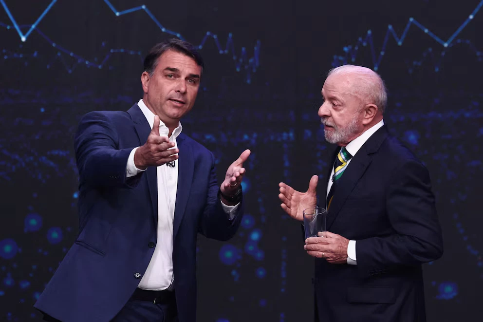 Lula y Flávio Bolsonaro chocaron por corrupción, seguridad y economía en el primer debate del balotaje