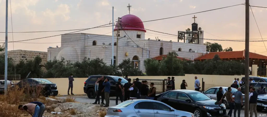 Terrorismo islamista golpeó una iglesia en Jordania: nueve muertos y 40 heridos
