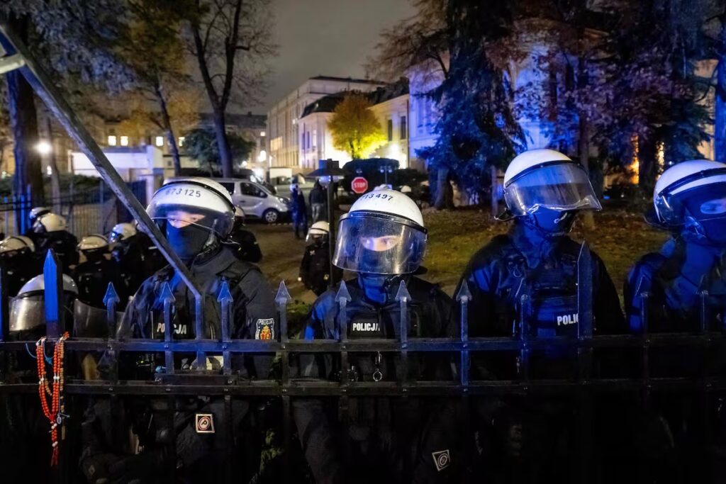 Polonia en crisis: la coalición de Tusk y la izquierda, acusadas de un golpe de Estado